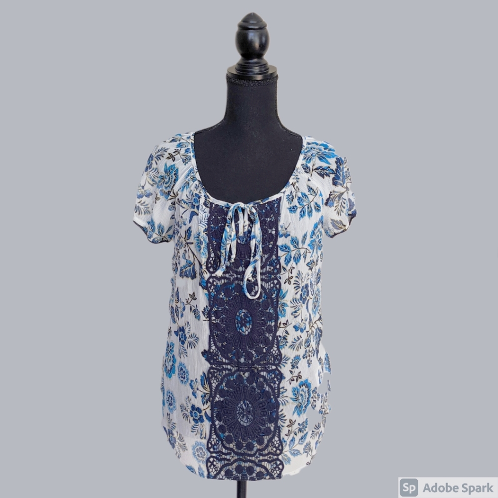 Kut from the Kloth floral tie neck blouse XS